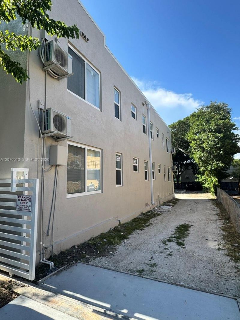 1631 NW 3 St , Unit 5, Miami, FL 33125 Photo