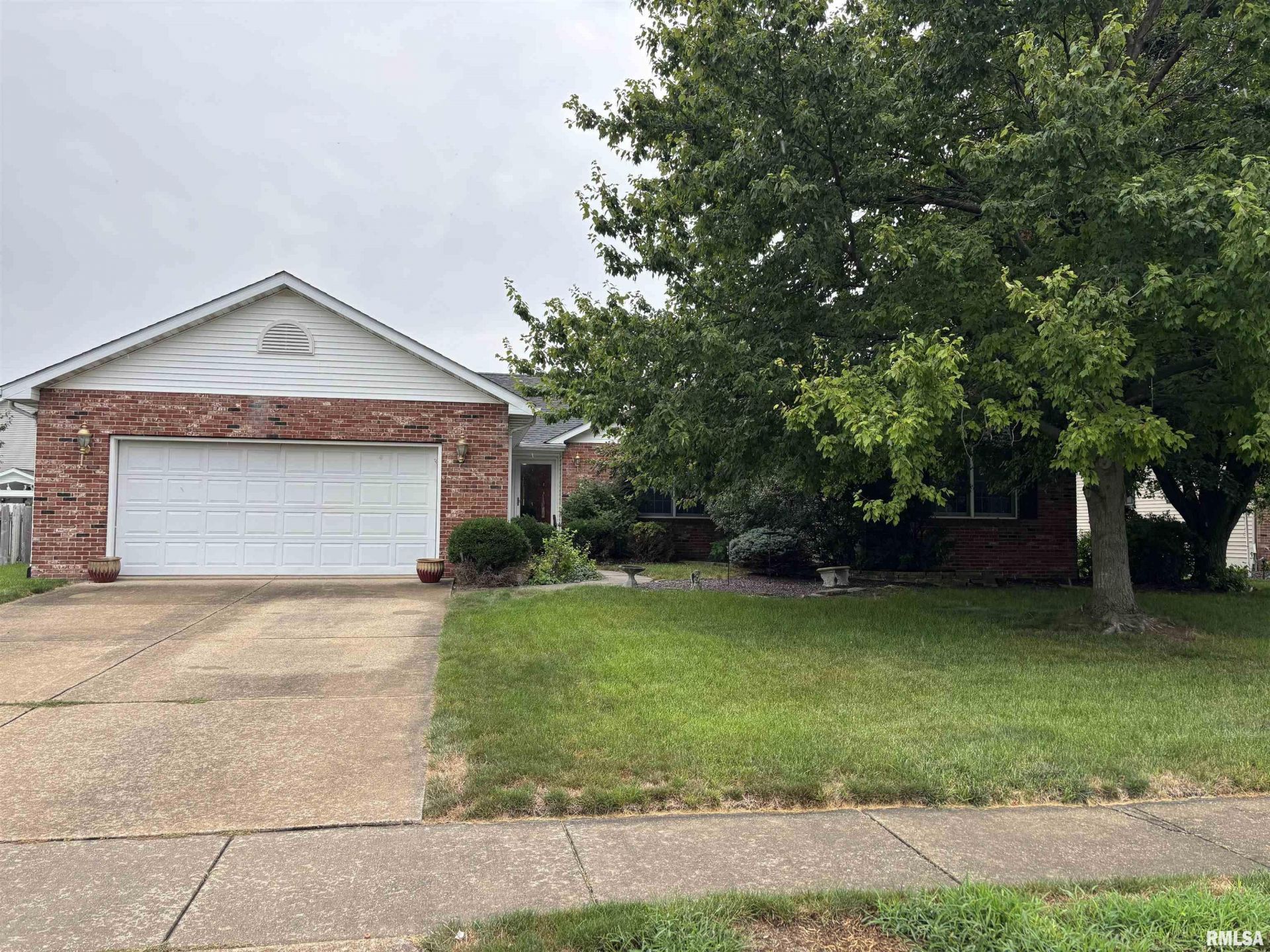 3016 Sequoia Drive, Springfield, IL 62712 Main Photo
