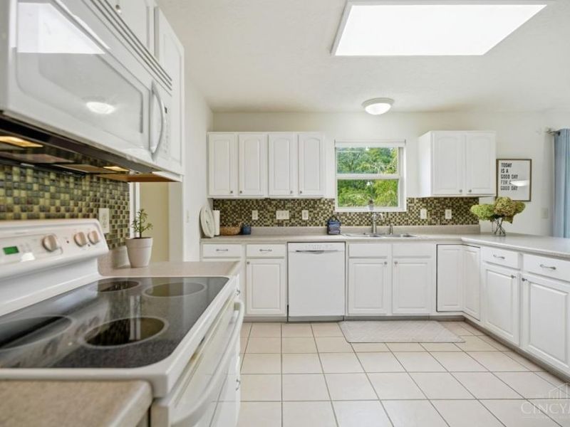 6476 Colonial Orchard Court, Liberty Township, OH 45011 Photo 3