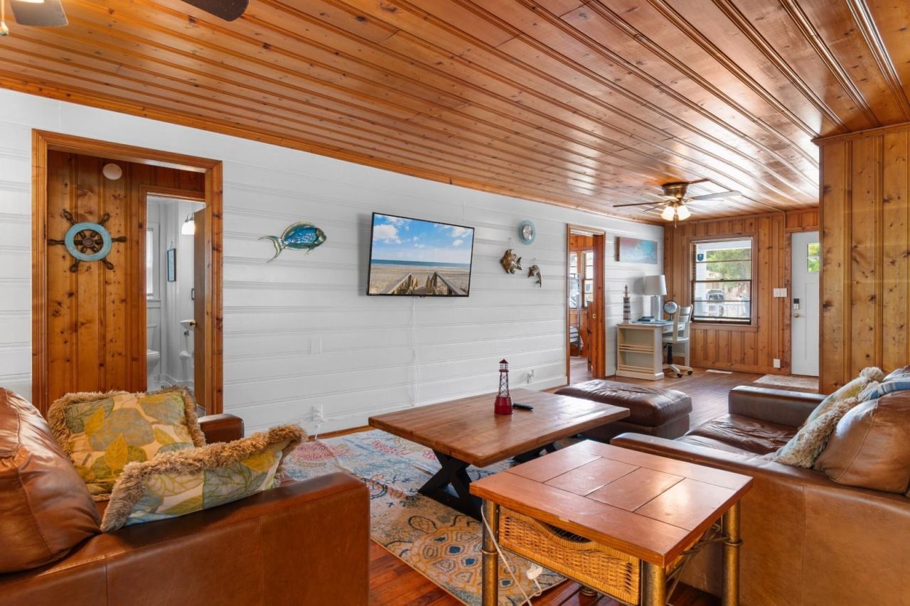 1505 Edge Dr. Photo 13