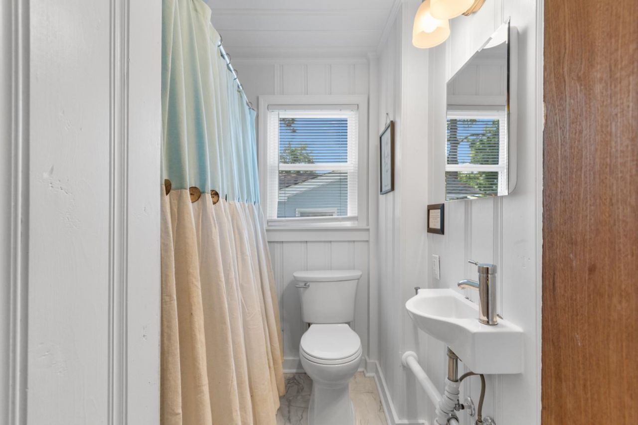 1505 Edge Dr. Photo 16