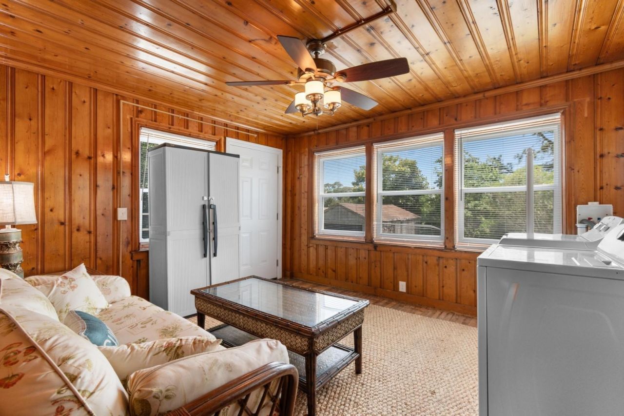 1505 Edge Dr. Photo 21