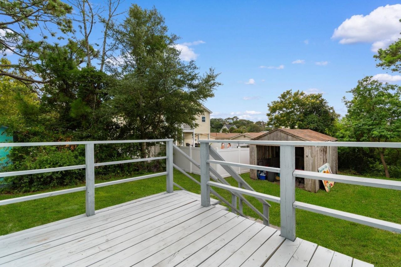 1505 Edge Dr. Photo 24
