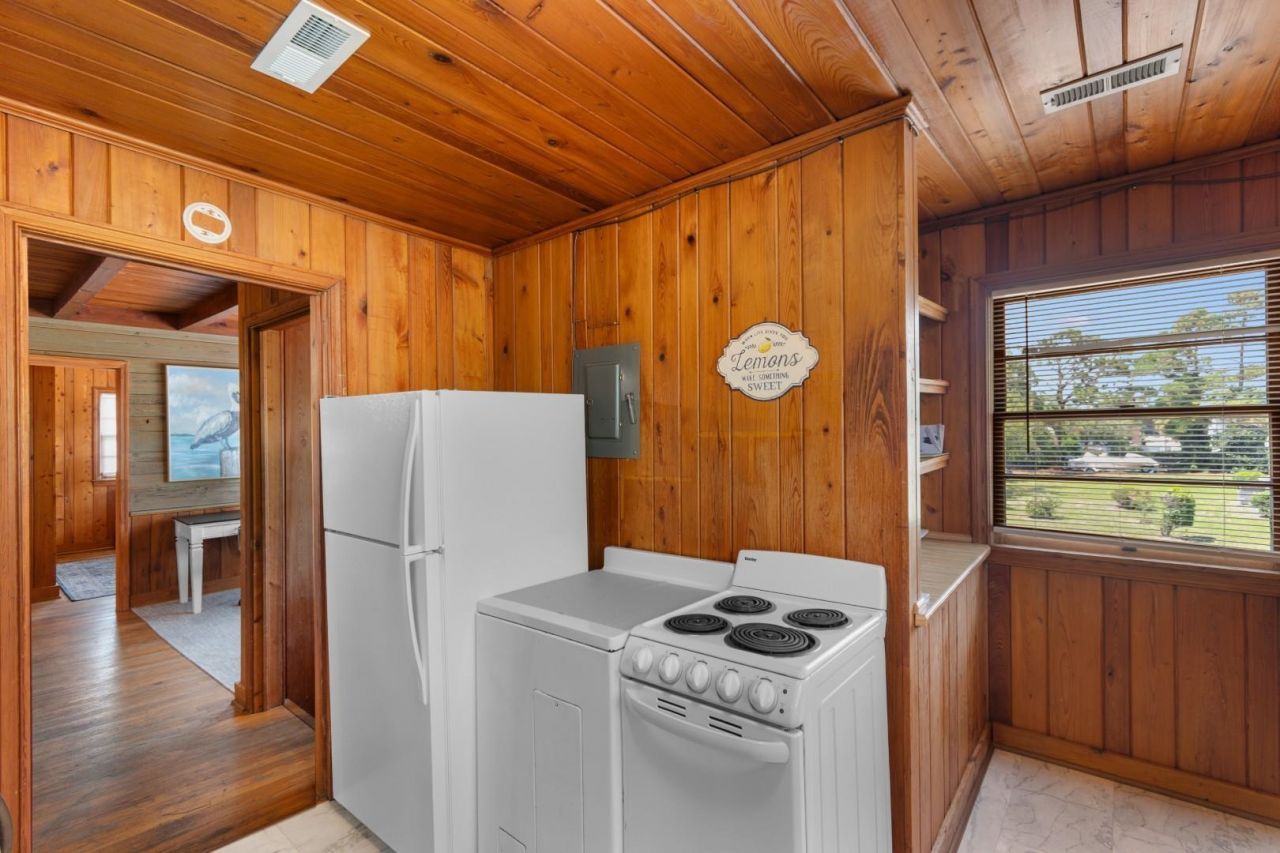 1505 Edge Dr. Photo 34