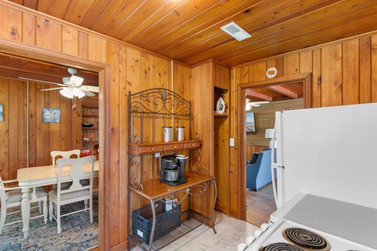 1505 Edge Dr. Photo 36