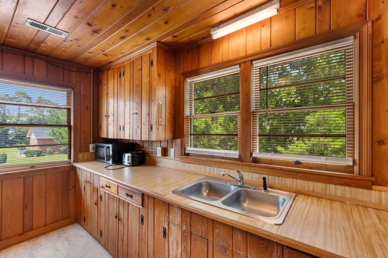 1505 Edge Dr. Photo 37
