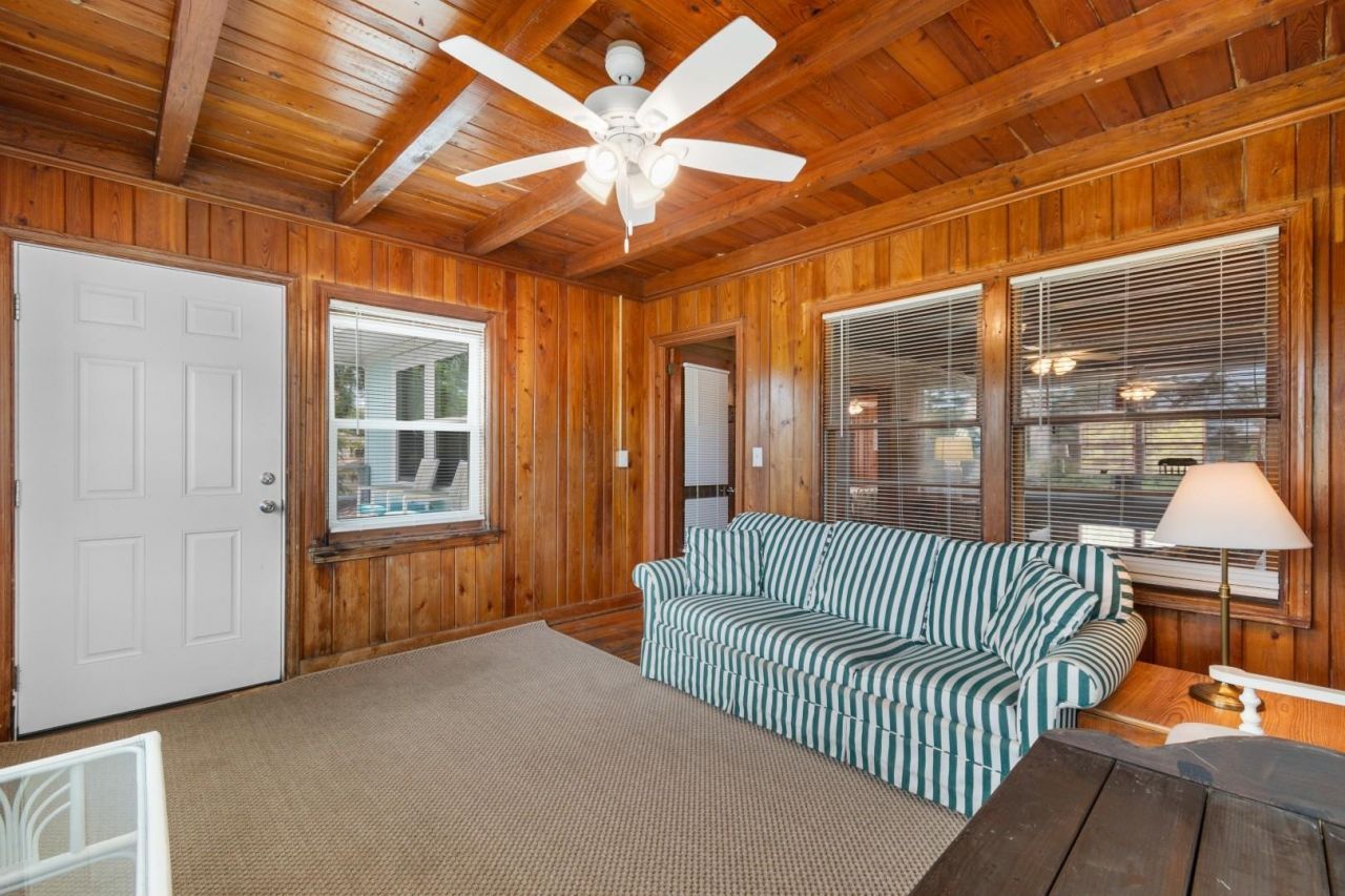 1505 Edge Dr. Photo 50