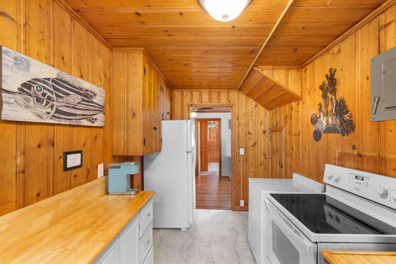 1505 Edge Dr. Photo 7