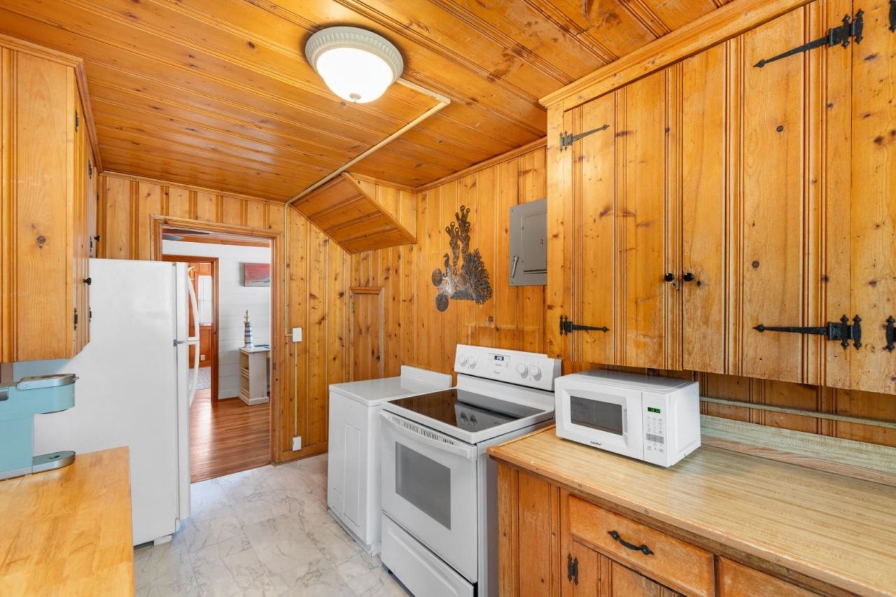 1505 Edge Dr. Photo 8