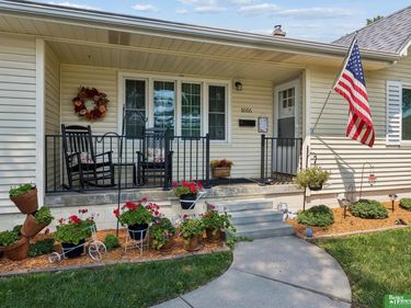 8006 Nina Street, Omaha, NE 68124