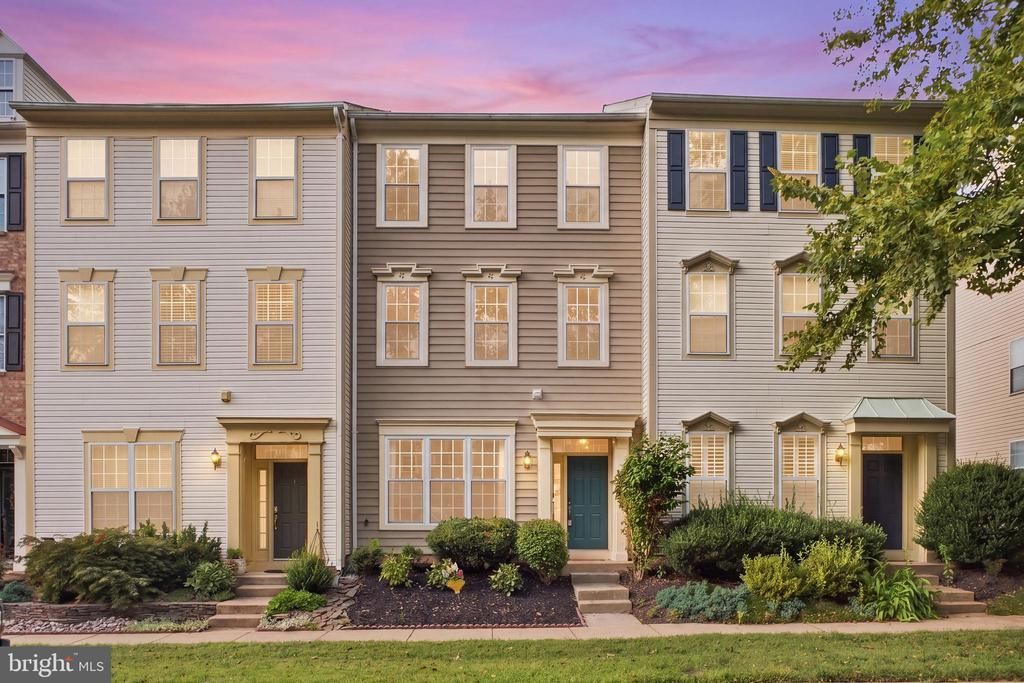 43536 Mink Meadows Street, Chantilly, VA 20152 Main Photo