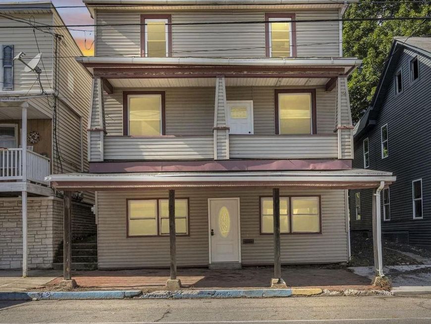 17 E Grand Avenue, Tower City, PA 17980 Main Photo