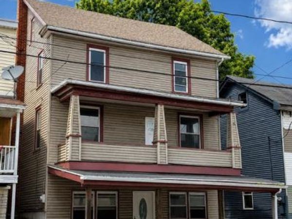 17 E GRAND AVENUE, TOWER CITY, PA 17980