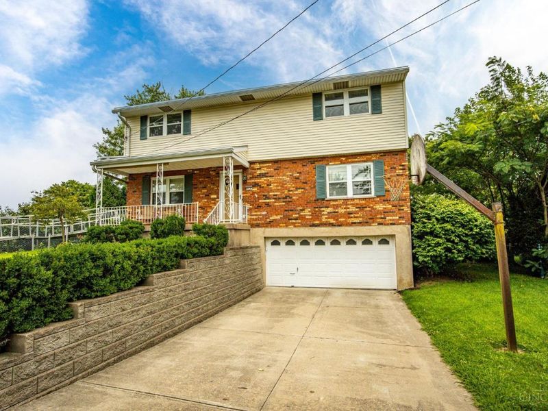 818 Heavenly Lane, Delhi Township, OH 45238 Photo 3