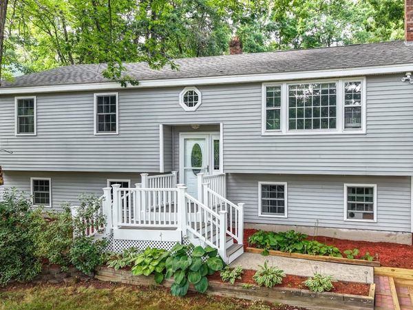 12 Ash Street, Londonderry, NH 03053
