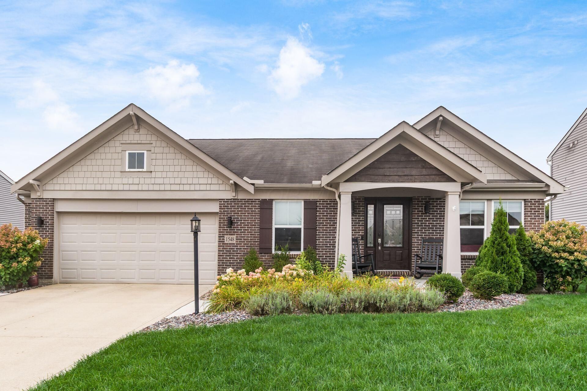 1548 Adena Pointe Drive, Marysville, OH 43040 Main Photo