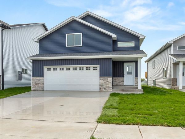 2623 38 Avenue S, Moorhead, MN 56560