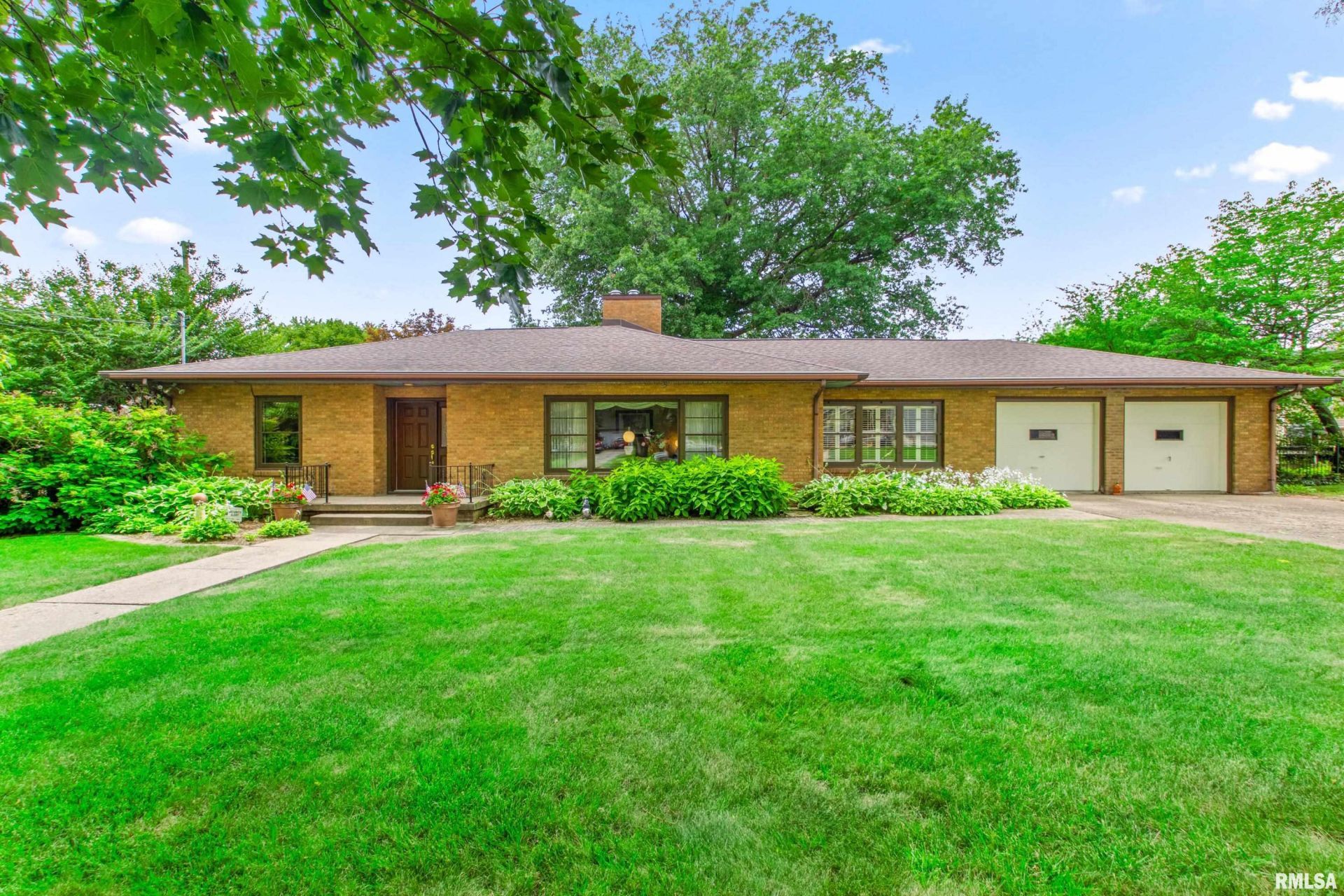 24 S Avenue C Street, Canton, IL 61520 Main Photo