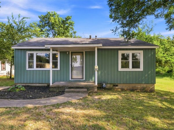 217 W 2nd Avenue , Bristow, OK 74010