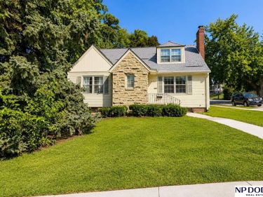 6302 Pierce Street, Omaha, NE 68106
