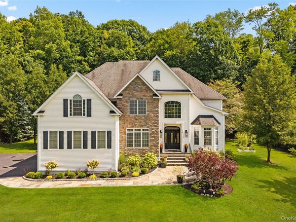 15 W Barrett Hill Road , Hopewell Junction, NY 12533