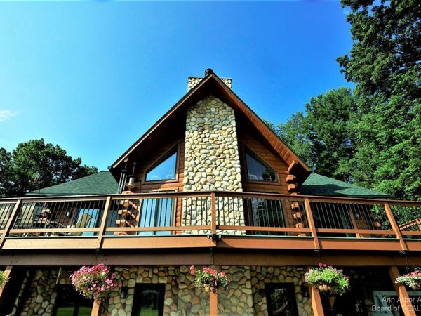 1224 W David Kempf Court, Saline, MI 48176