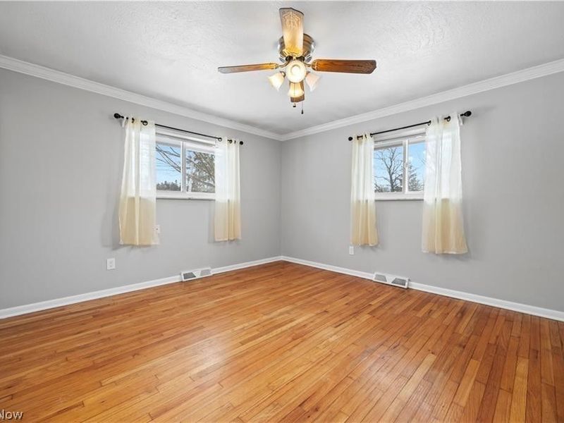 4960 W Park, North Olmsted, OH 44070 Photo 14