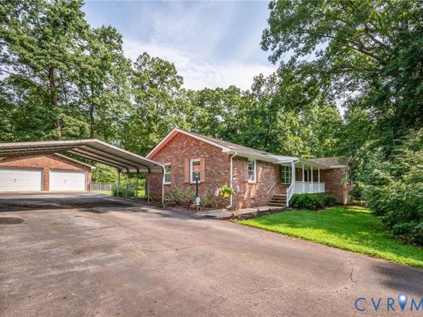 13703 Happy Hill Road , Chester, VA 23831