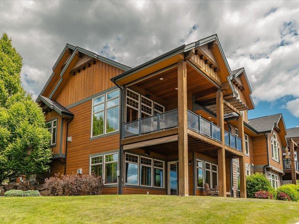 8924 E Clearview Ln, Spokane, WA 99217