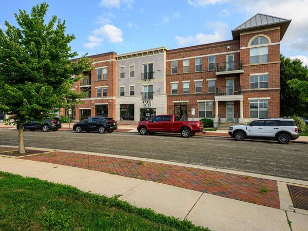 2581 Smiths Crossing, Unit 101, Madison, WI 53783