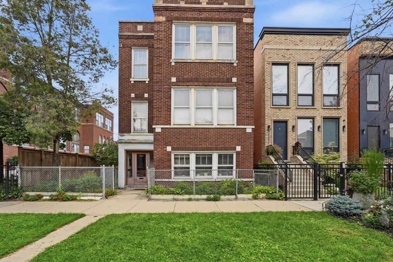 2244 W Huron Street, Chicago, IL 60612 Main Photo