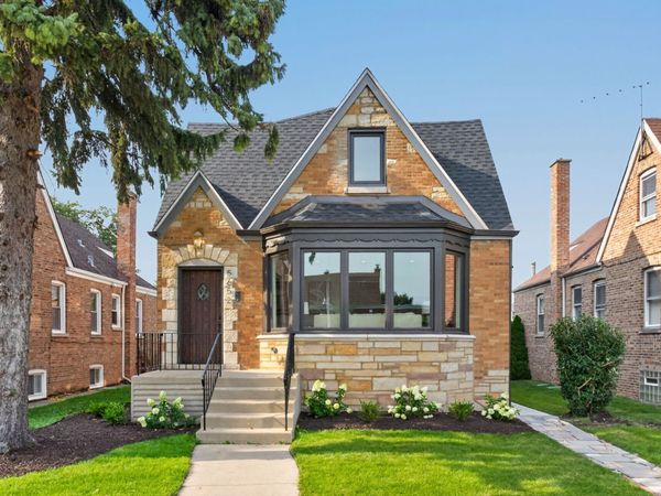 5652 W Cullom Avenue, Chicago, IL 60634
