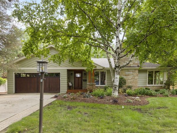 510 W Prairie Avenue , Wheaton, IL 60187