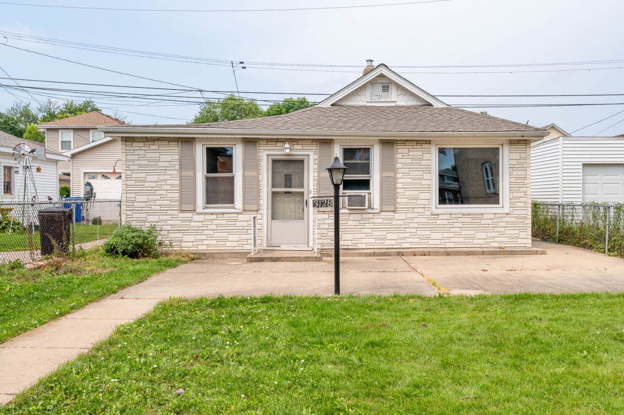 3128 N Major Avenue, Chicago, IL 60634 Main Photo