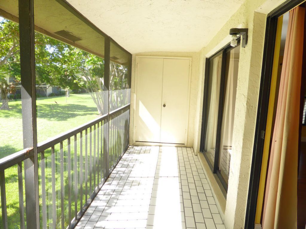 3939 NE 5th Avenue, Unit A208, Boca Raton, FL 33431 Photo