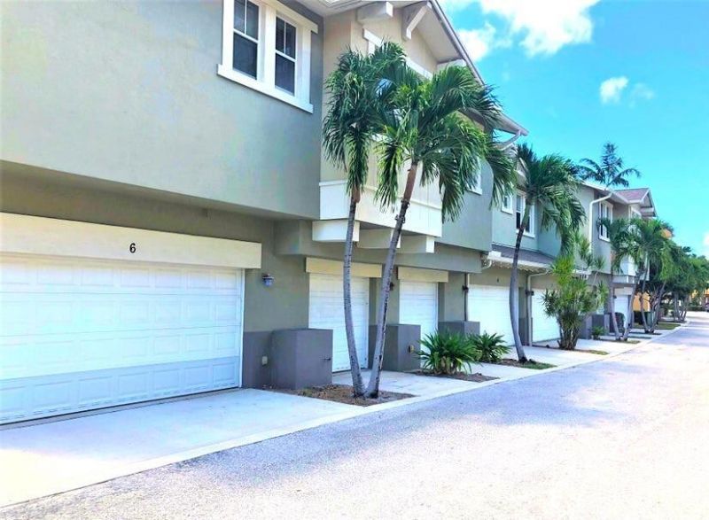 499 Corte Madera Lane, Unit 4, West Palm Beach, FL 33401 Photo