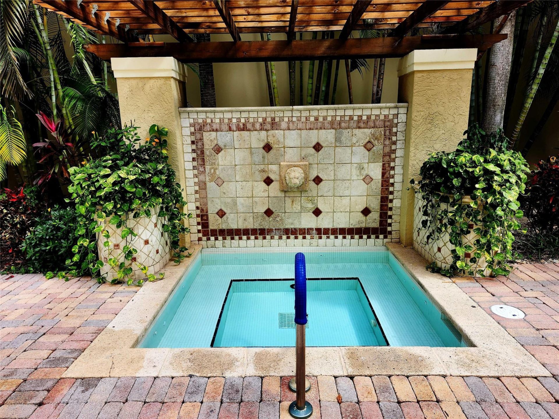 720 S Sapodilla Avenue, Unit 413, West Palm Beach, FL 33401 Photo