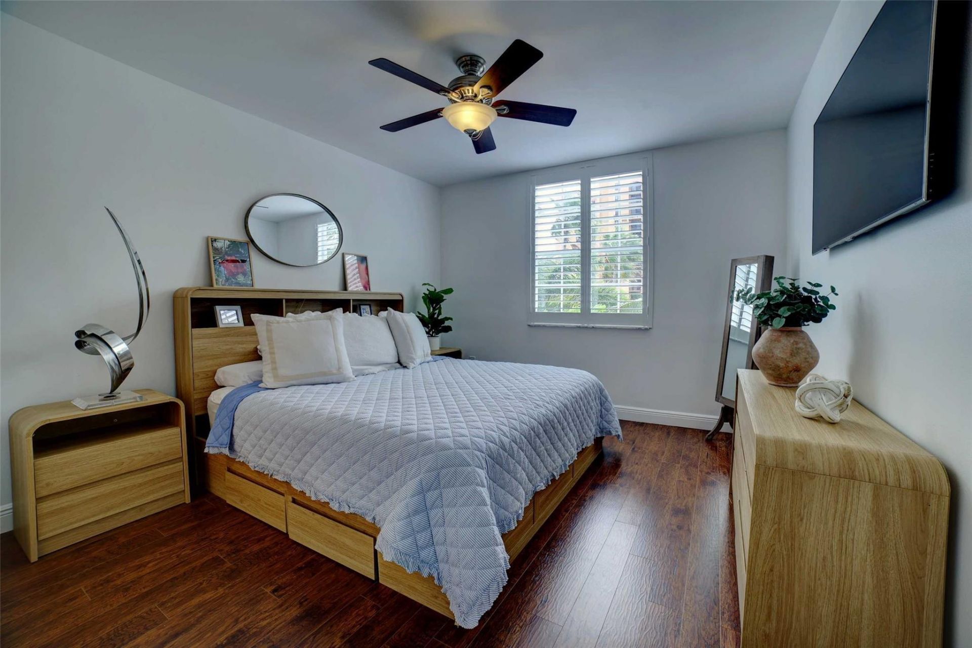720 S Sapodilla Avenue, Unit 413, West Palm Beach, FL 33401 Photo