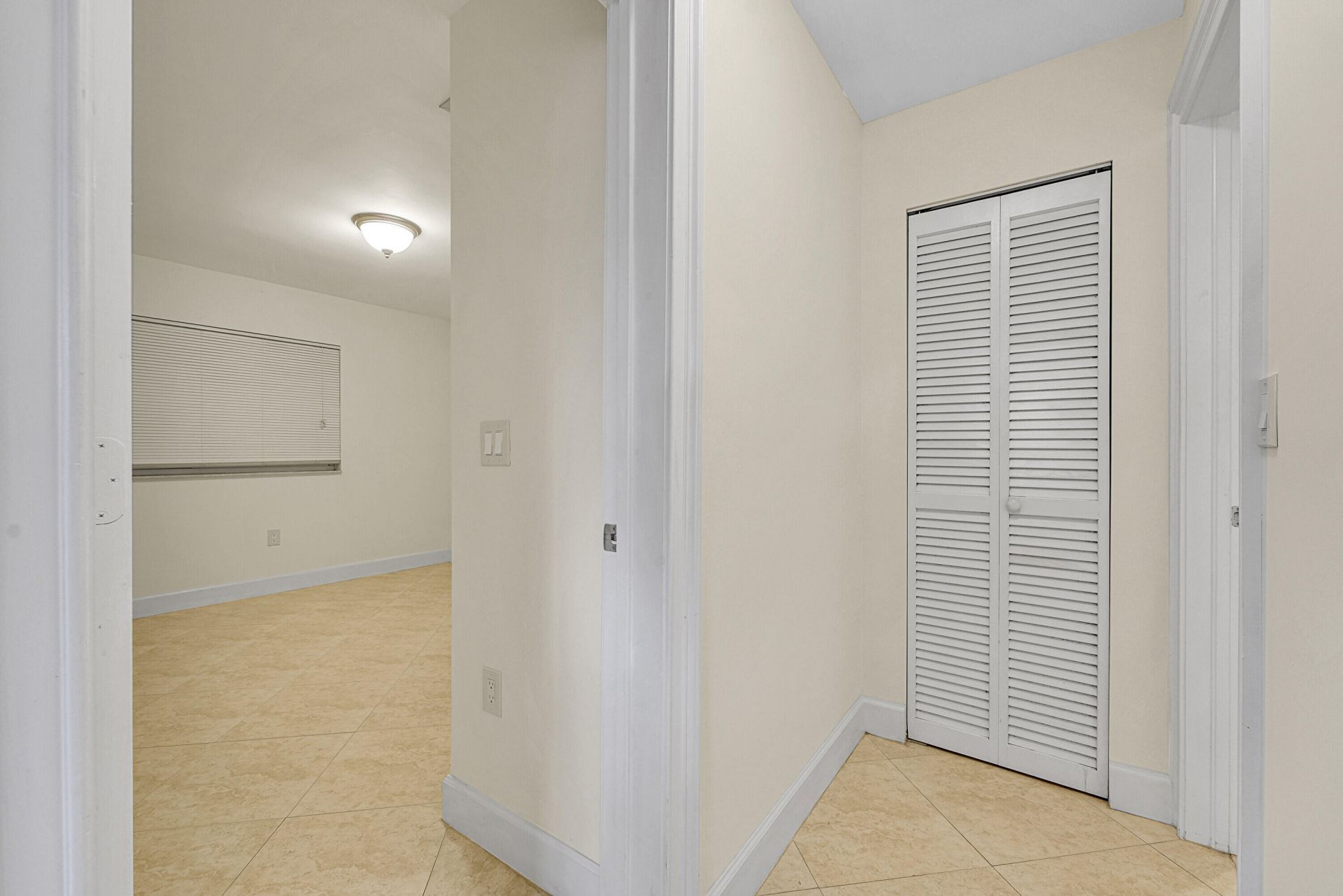 410 SW 15th Street, Unit 202, Pompano Beach, FL 33060 Photo