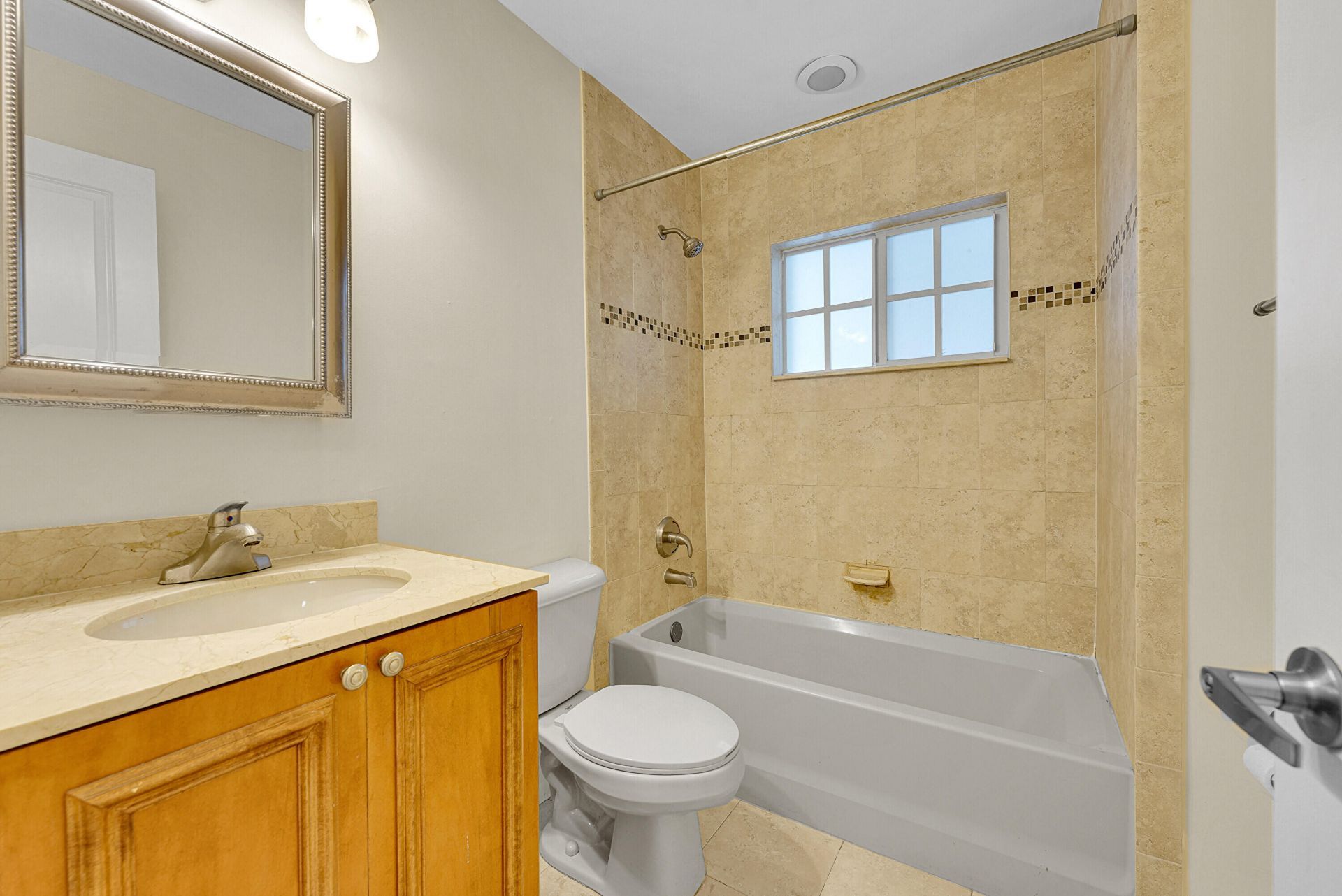 410 SW 15th Street, Unit 202, Pompano Beach, FL 33060 Photo