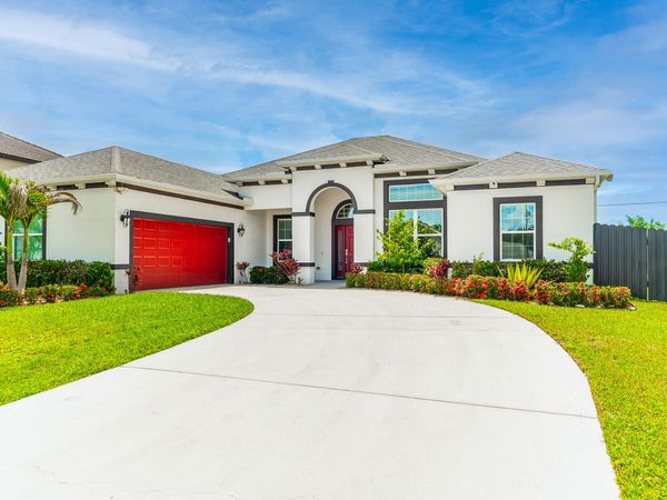 1717 SW Catalonia Street, Port St. Lucie, FL 34987