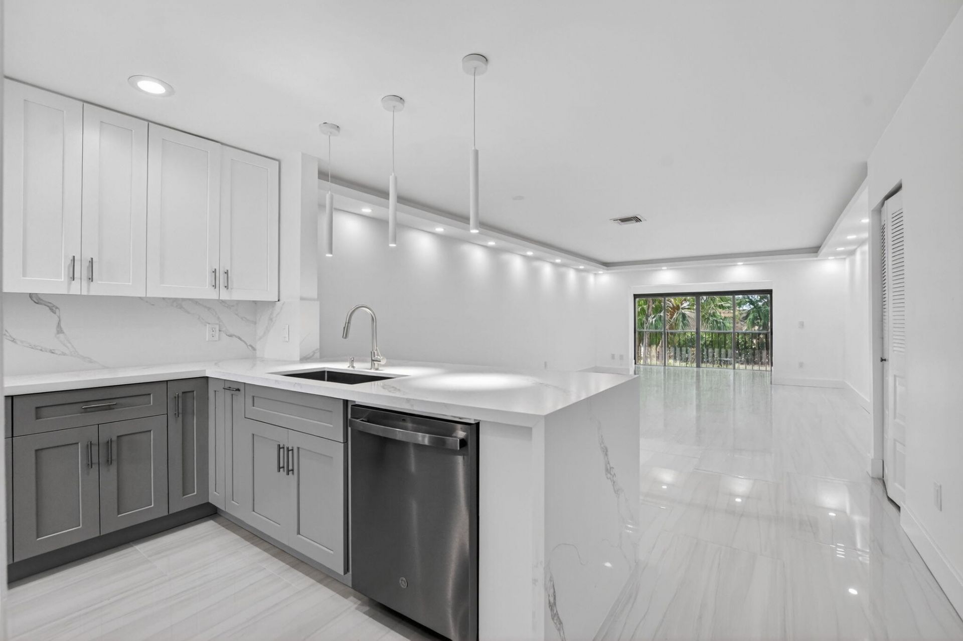 9272 Vista Del Lago, Unit 28F, Boca Raton, FL 33428 Photo