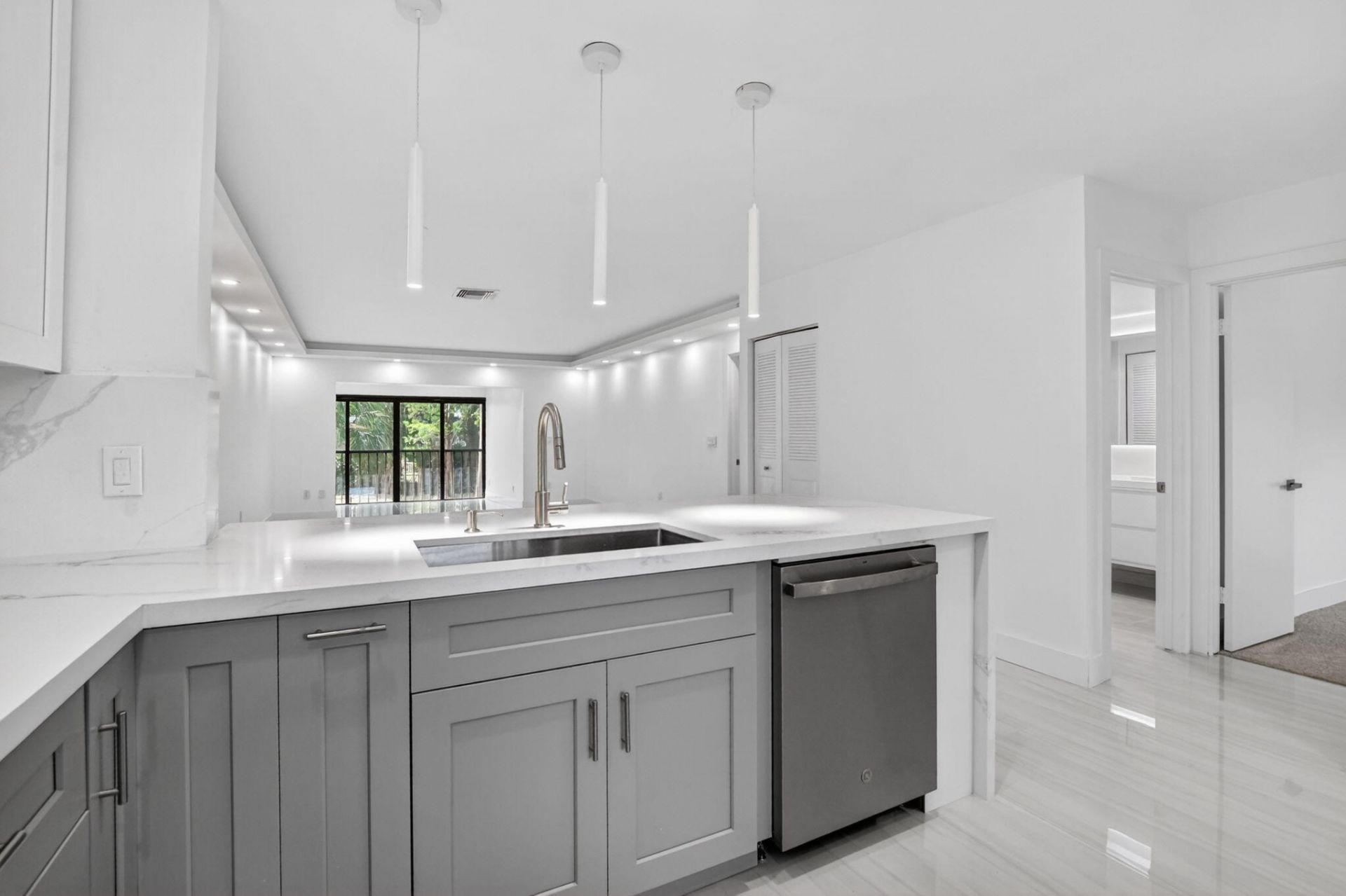 9272 Vista Del Lago, Unit 28F, Boca Raton, FL 33428 Photo