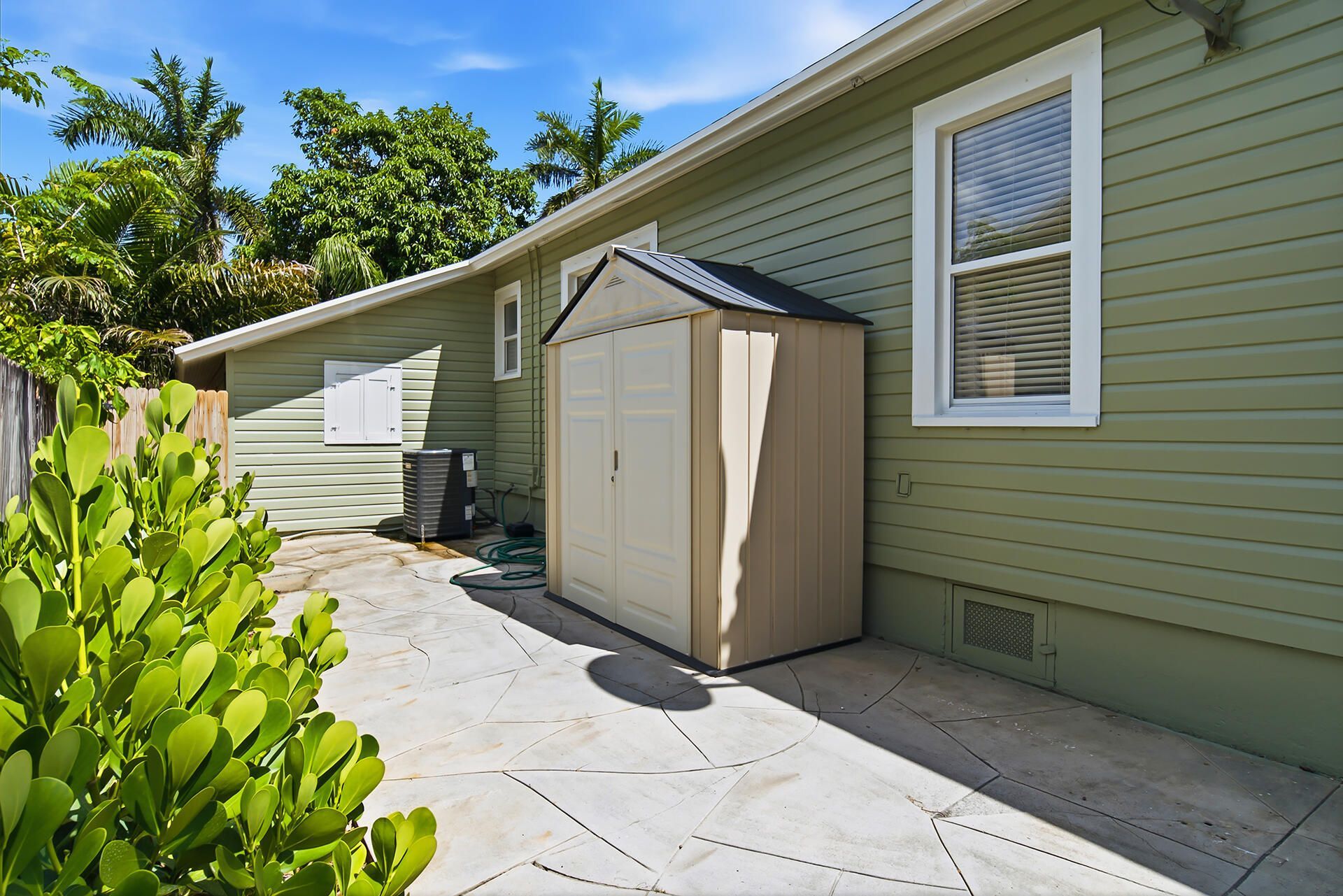 1424 S Palmway, Lake Worth Beach, FL 33460 Photo