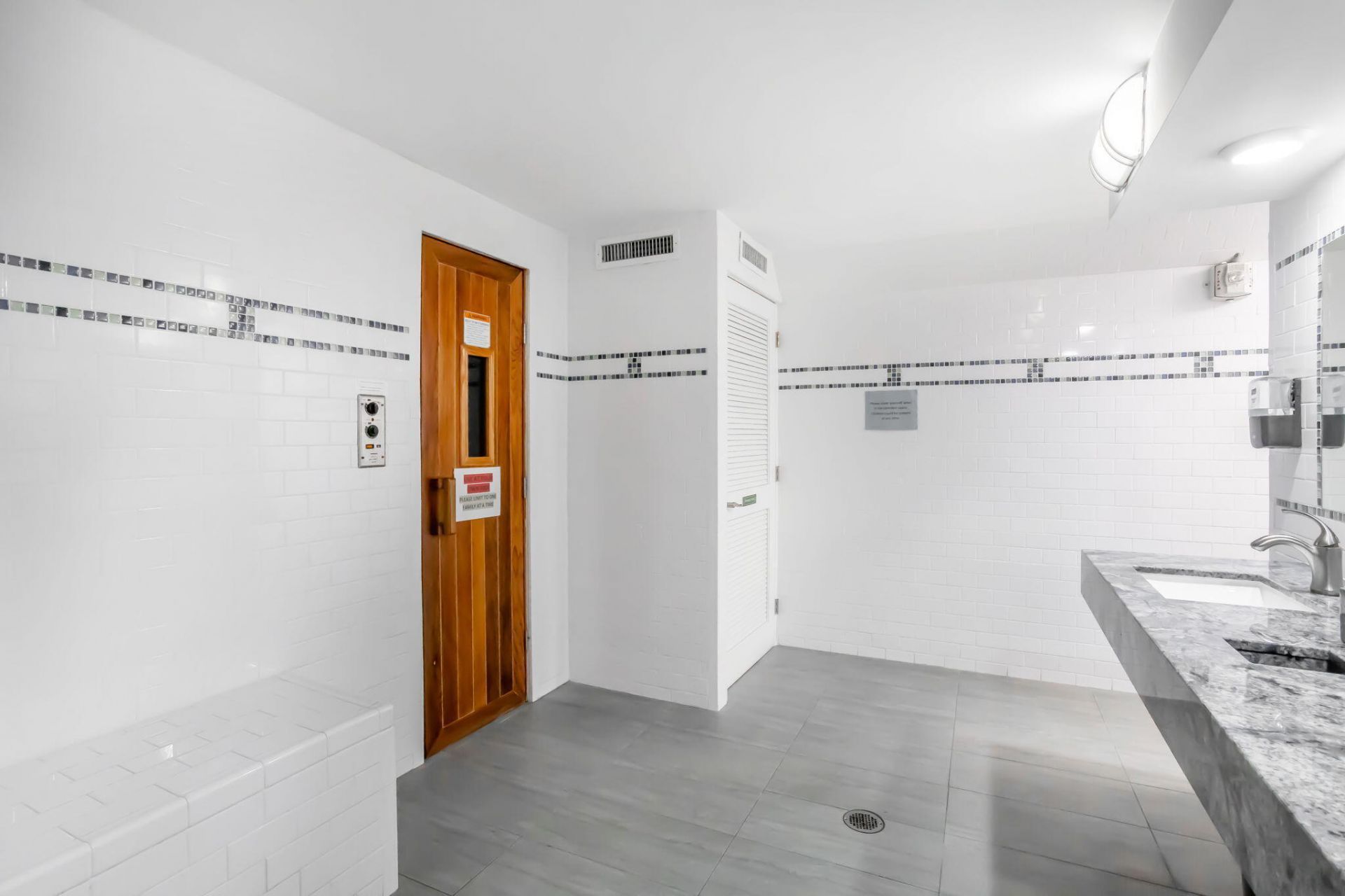 2000 S Ocean Boulevard, Unit 6E, Boca Raton, FL 33432 Photo