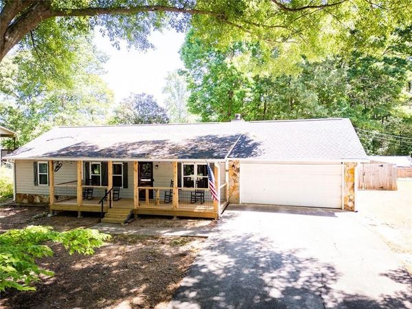 3997 Stacy Lane , Snellville, GA 30039