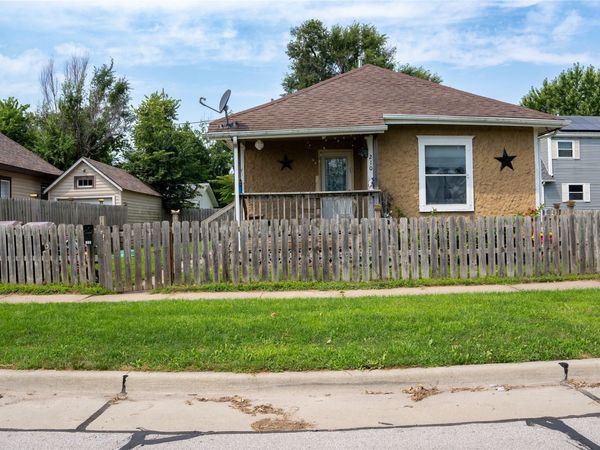 210 N 7th Avenue, Marshalltown, IA 50158