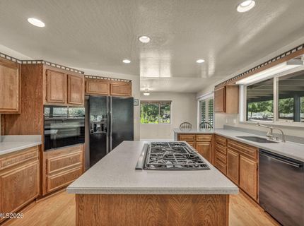 274 Beverly Way, Gardnerville, NV 89460 Photo
