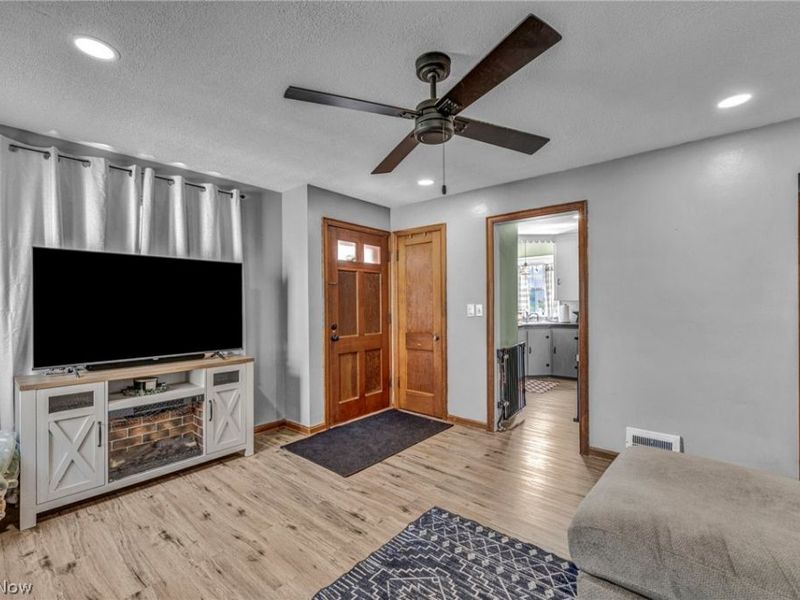 166 Brandtson Avenue, Elyria, OH 44035 Photo 8