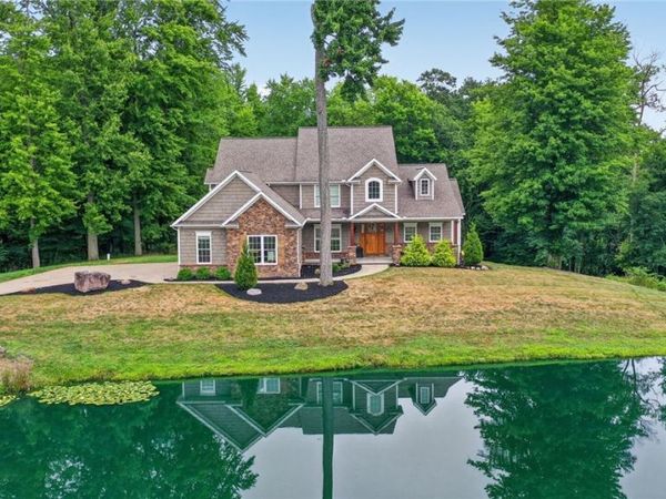 9609 Cliffview Street NW, Clinton, OH 44216